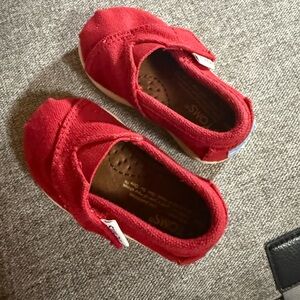 TOMS Kids Moccasins in Bright Red